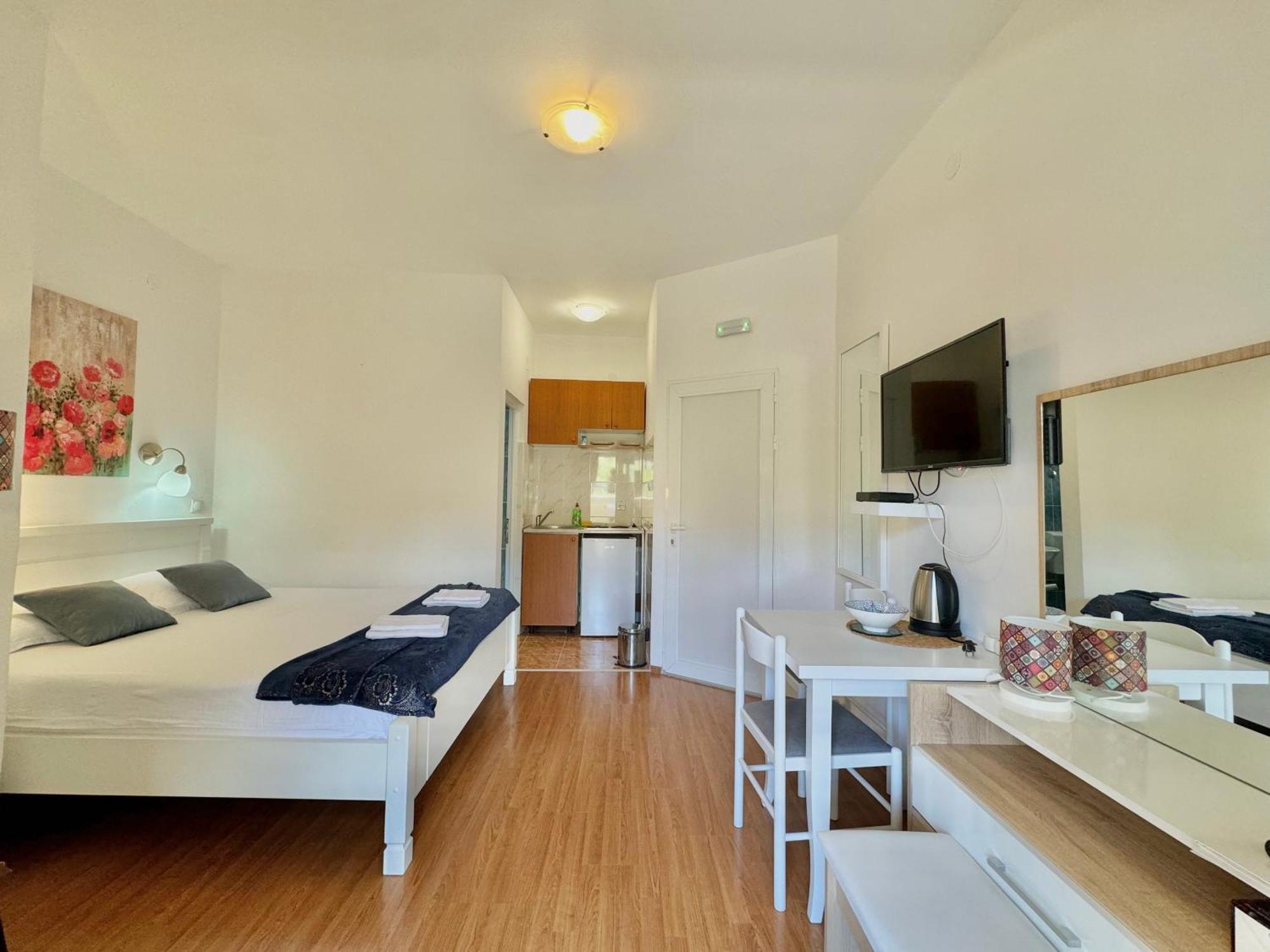 For-A Apartmani Бечичи Экстерьер фото