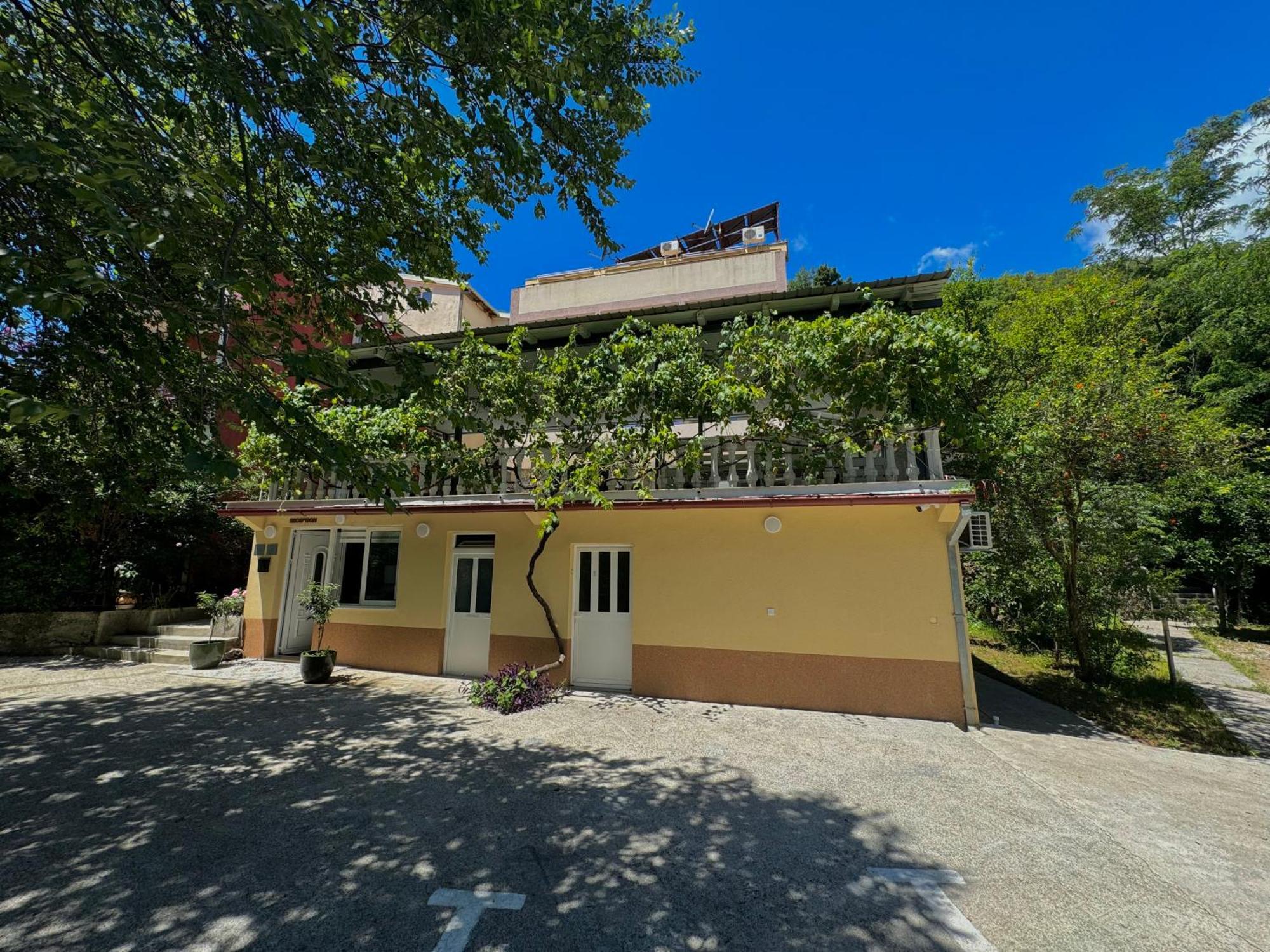 For-A Apartmani Бечичи Экстерьер фото